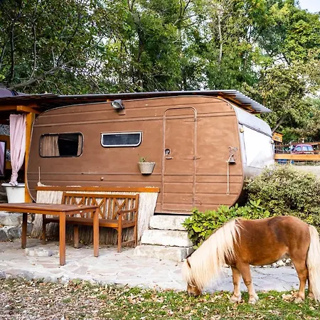Caravan On Ranch 럭셔리텐트 Trebivlice